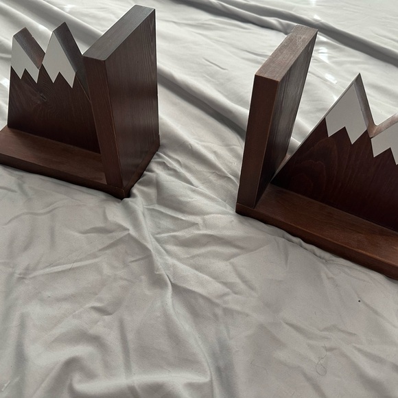 Wooden Mountain Bookends - Picture 1 of 2
